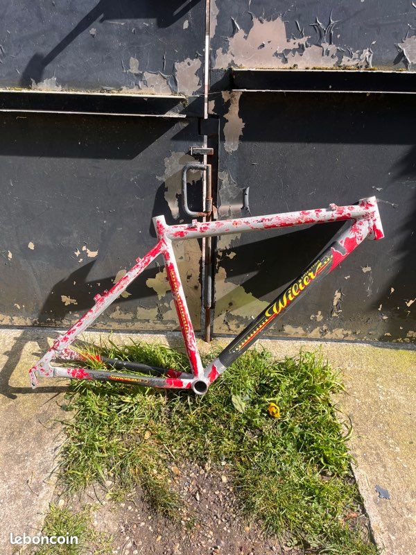 Cadre VTT Rétro GIOS - Années 80/90 - Acier 53 Cm - Peinture Éclaboussures Et Autographe - NOS