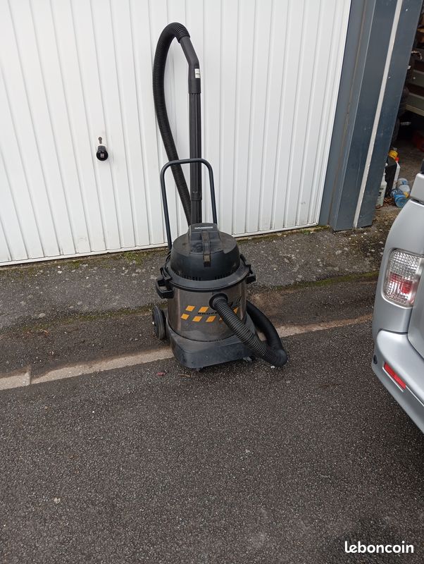 Aspirateur professionnel (image 1)
