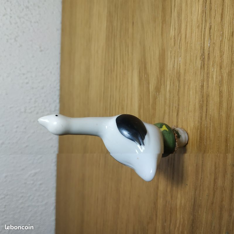 DECO VINTAGE. Bec verseur. Oie en porcelaine (image 4)