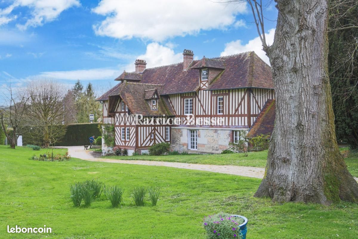 Maison 10 pièces 398 m² · à Lisieux · 398 m² · 580 000 €