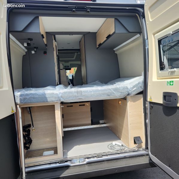 DREAMER D55 UP FUN + Fourgon 6m à Toit relevable sur Peugeot 2.2L 140 BVA (image 3)