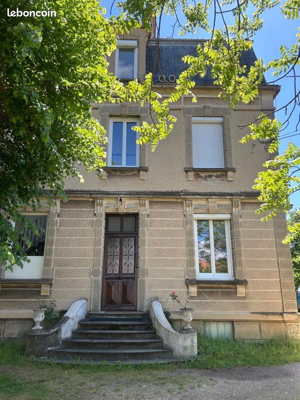 Appartement 3 pièces 93 m² · à Roanne · 93 m² · 750 €/mois