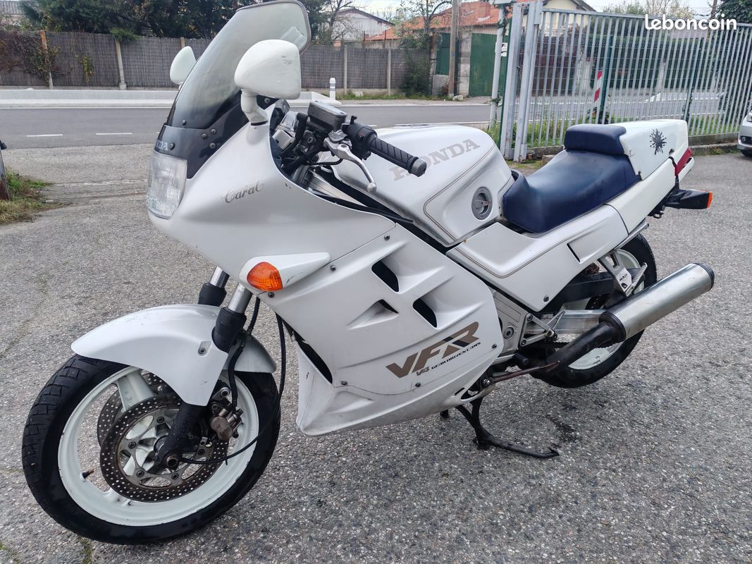 Entourage De Phare (neiman) Pour Honda VFR 750 (1986 à 1989) - Pièce D'occasion