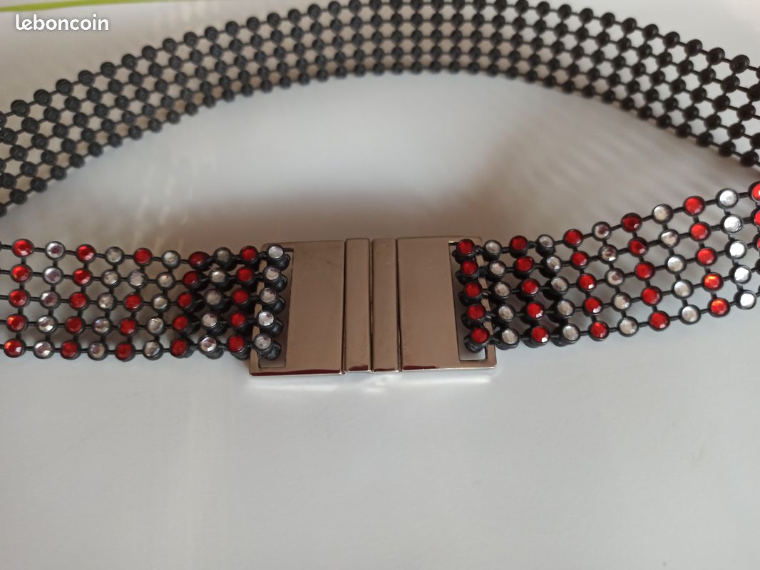 Ceinture avec Strass Multicolores , extensible de 63 cm à 73 cm environ , Très Bon état (image 7)