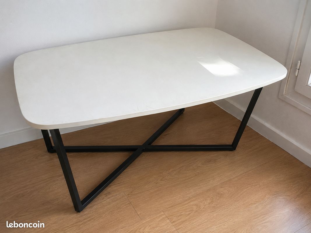 Table a manger (image 1)