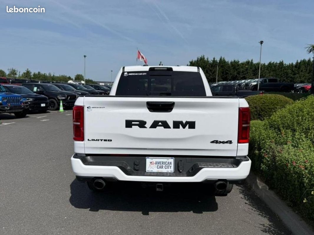 Dodge ram 1500 crew limited night edition rambox (image 4)