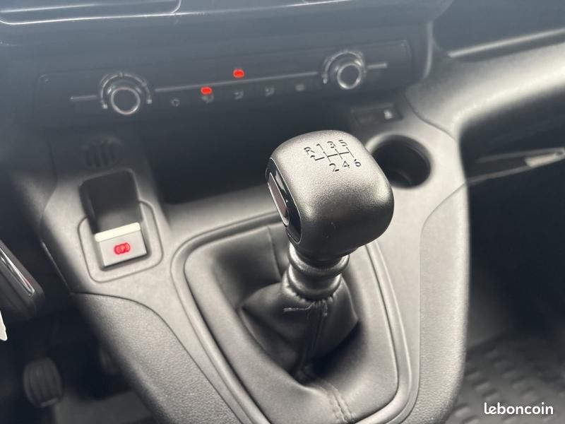 Citroen Berlingo Van M 650kg BlueHDi 100 Cabine Extenso 3 places Pack Driver Connect / GALLERIE / 12 (image 16)