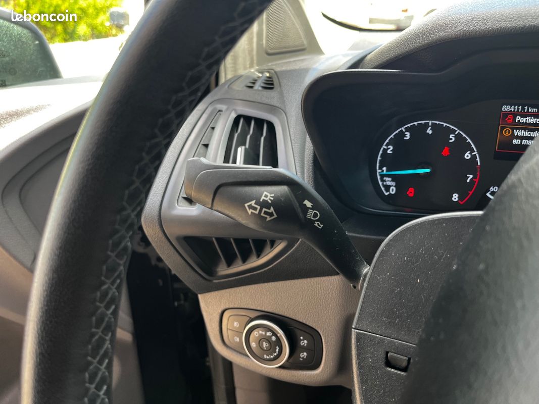 FORD TRANSIT CONNECT KOMBI VAN E85 L1 1.0 E100 Active - Carplay - Caméra de recul (image 31)