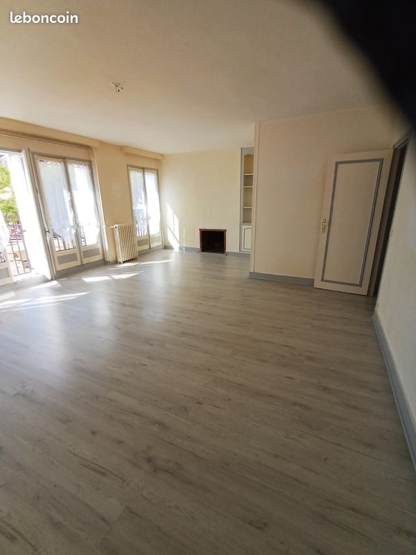 Appartement 3 pièces 80 m² · à Beauvais · 80 m² · 820 €