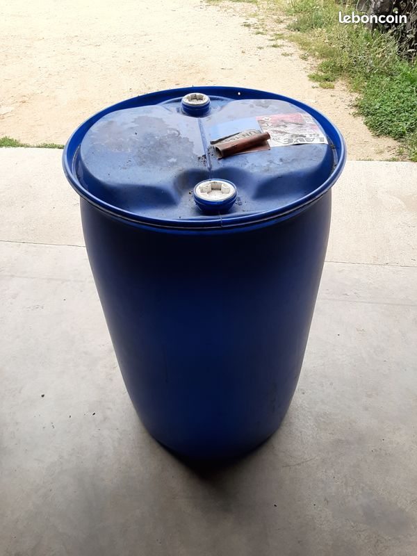 Tonneau plastique (image 1)