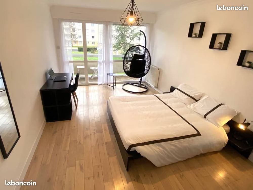 Appartement 5 pièces 90 m² · à Évry-Courcouronnes · 90 m² · 480 €