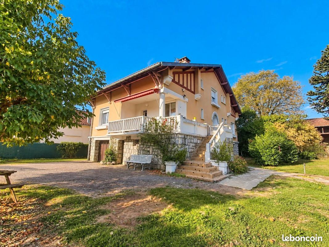 Maison 10 pièces 300 m² · à Lannemezan · 300 m² · 215 000 €