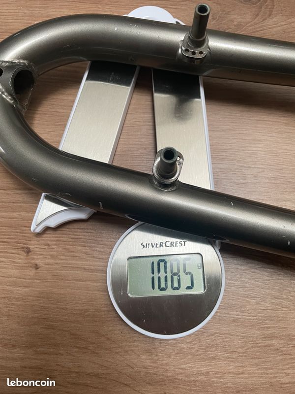 Fourche vélo 28 pouces lisse 1-1/8 (25.4-28.6mm) chromée - Maxi pièces vélo