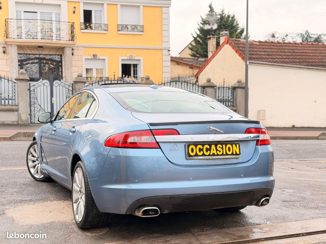 Jaguar XF 2.7 D V6 207 CV BI-TURBO BVA PACK LUXE / CAMERA / TOIT OUVRANT/ REPRISE POSSIBLE (image 3)
