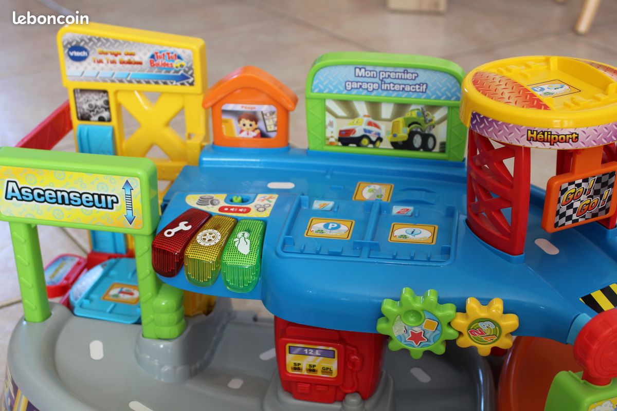 Mon Premier Garage Interactif VTech + 5 Tut Tut – Jeu D'éveil – Occasion