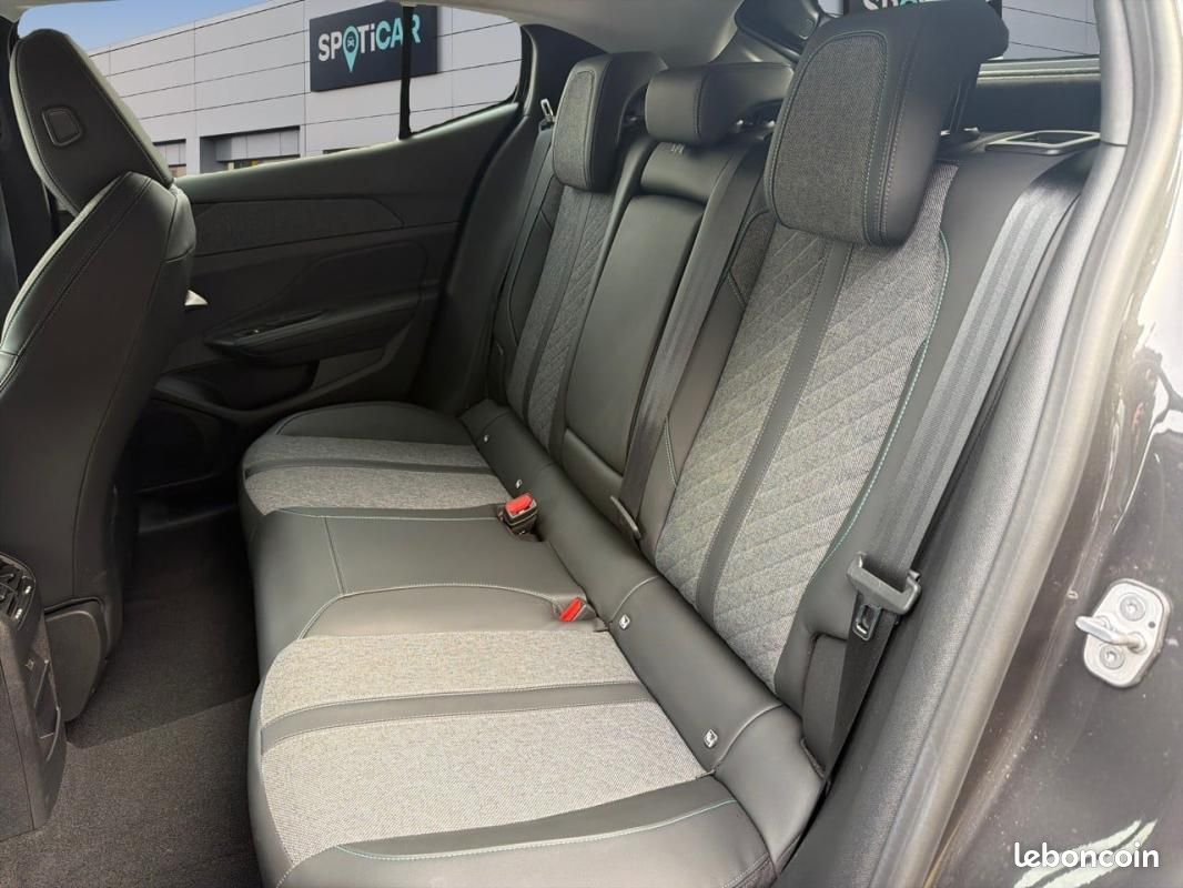 Peugeot 408 PureTech 130 ch S&S EAT8 Allure Pack (image 13)