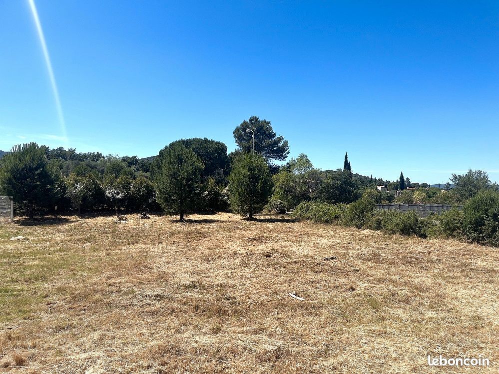 Terrain 604 m² · à Saint-Maximin-la-Sainte-Baume · 604 m² · 207 000 €