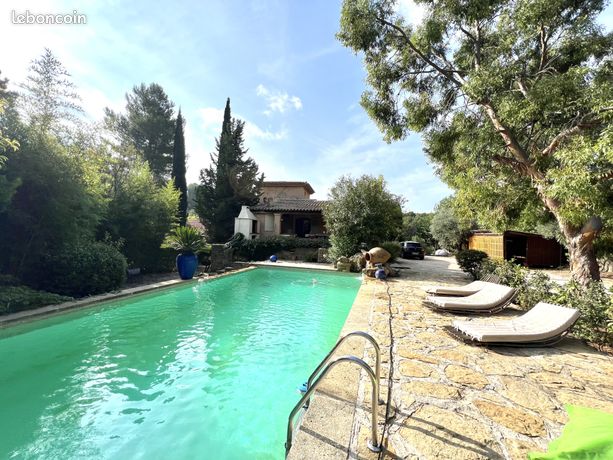 Villa 6 pièces 210 m²