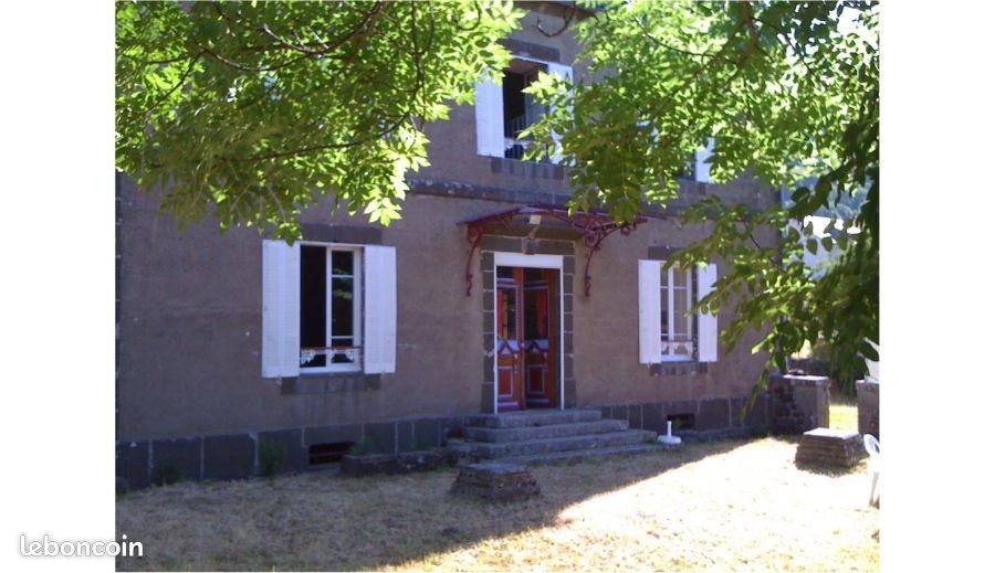 Loue maison de famille à Cheylade en Auvergne 17 couchages (image 1)