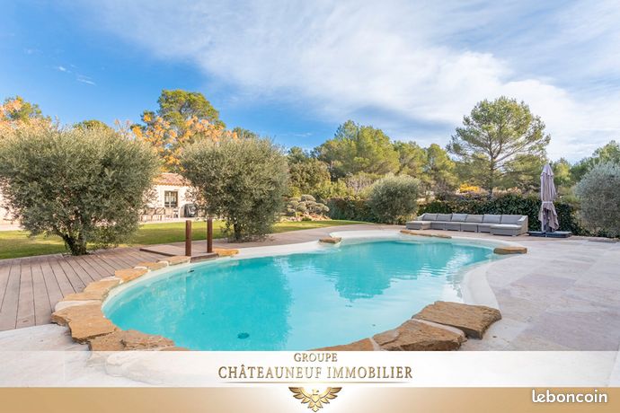 Villa 4 pièces 280 m²