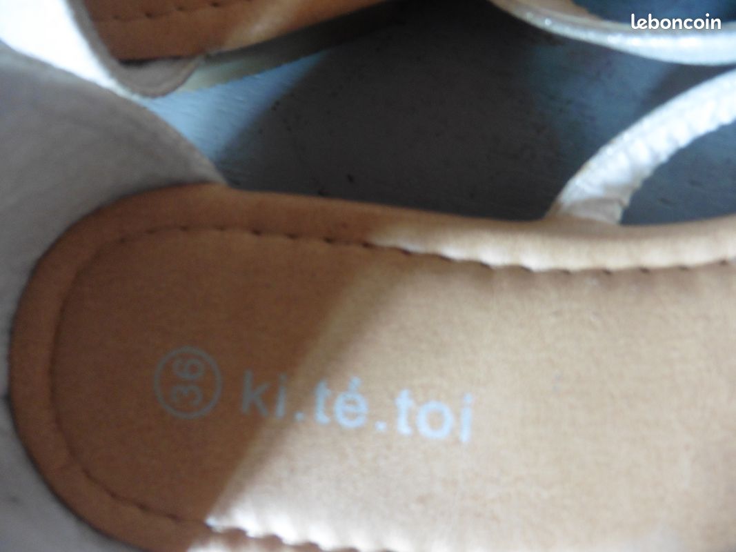 Une paire de nu pied neuf a paillettes taille 36 (image 3)