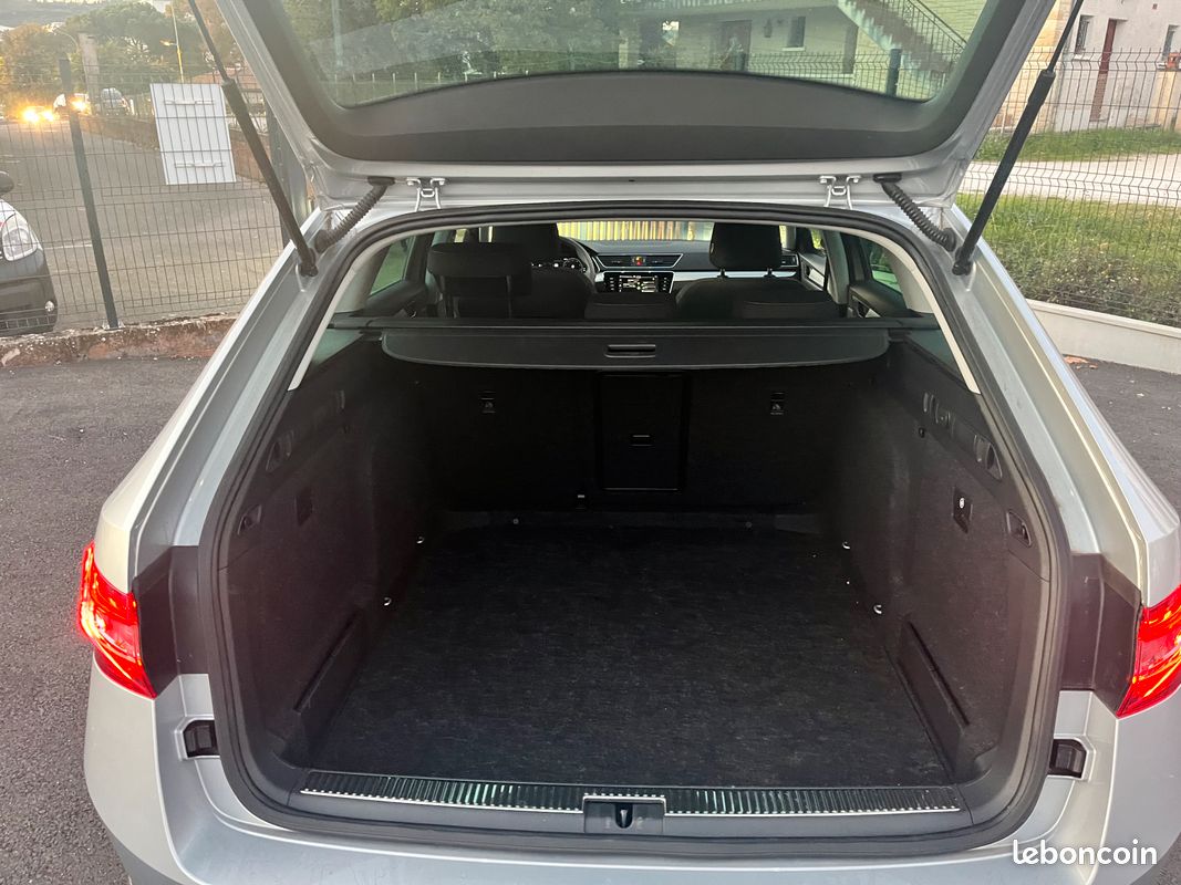 Skoda superb combi 2.0 tdi 150 ch scr business dsg7 gps - camera - apple carplay android auto - jantes alu 17" - acces + demarrage mains libres - vitres arr surteintees - phares bi-xenon – gris argent (image 5)