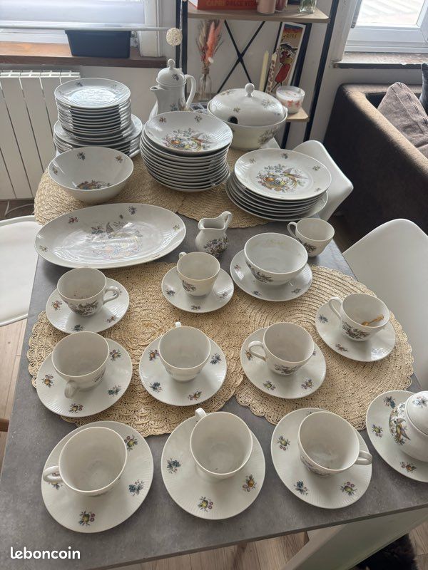 Lot vaiselle porcelaine (image 1)