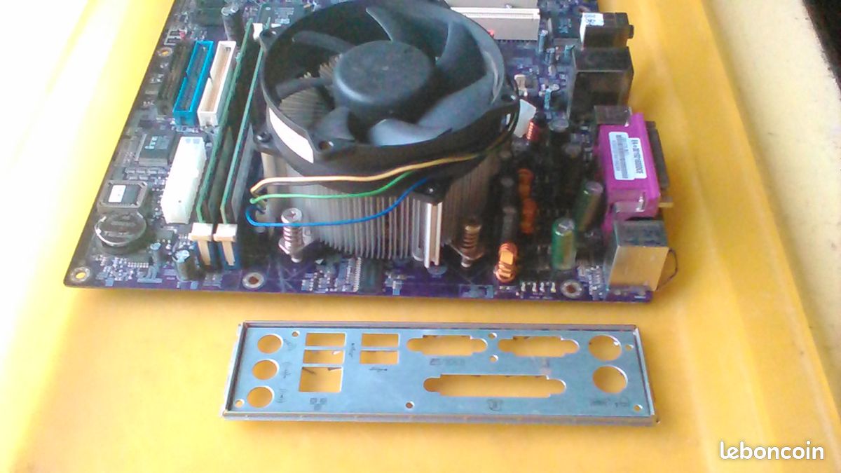 Carte Mère ECS A75M-V 1.0 Socket FM2 (sans Plaque) - Occasion Fonctionnelle