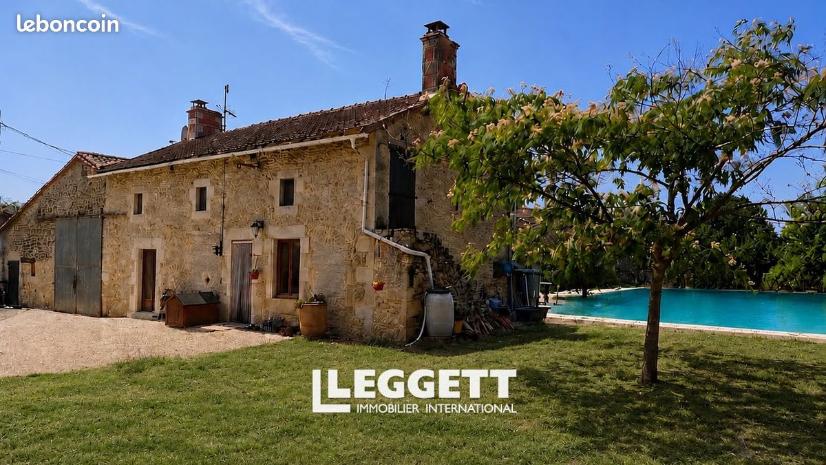 Maison 9 pièces 140 m² · à Valence-en-Poitou · 140 m² · 249 000 €