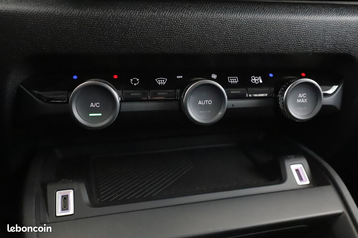 Citroen C4 X 1.5 Blue-HDi Max EAT8 131 ch (image 21)