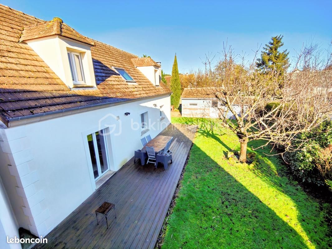 Maison 9 pièces 209 m² · à Bazainville · 209 m² · 455 000 €
