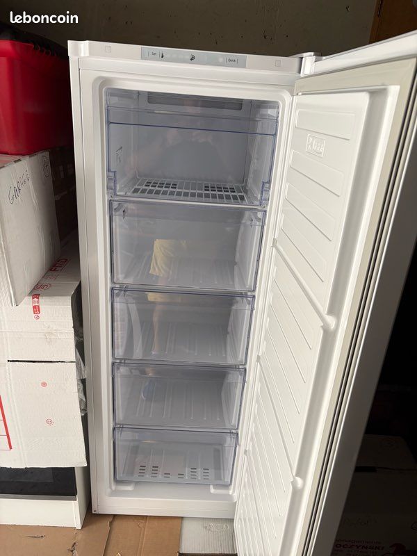 Congélateur BEKO air ventilé 177 litres (image 1)