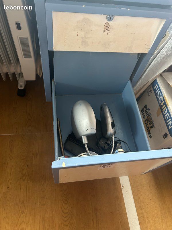 Bureau pur fer blanc et bleu (image 4)