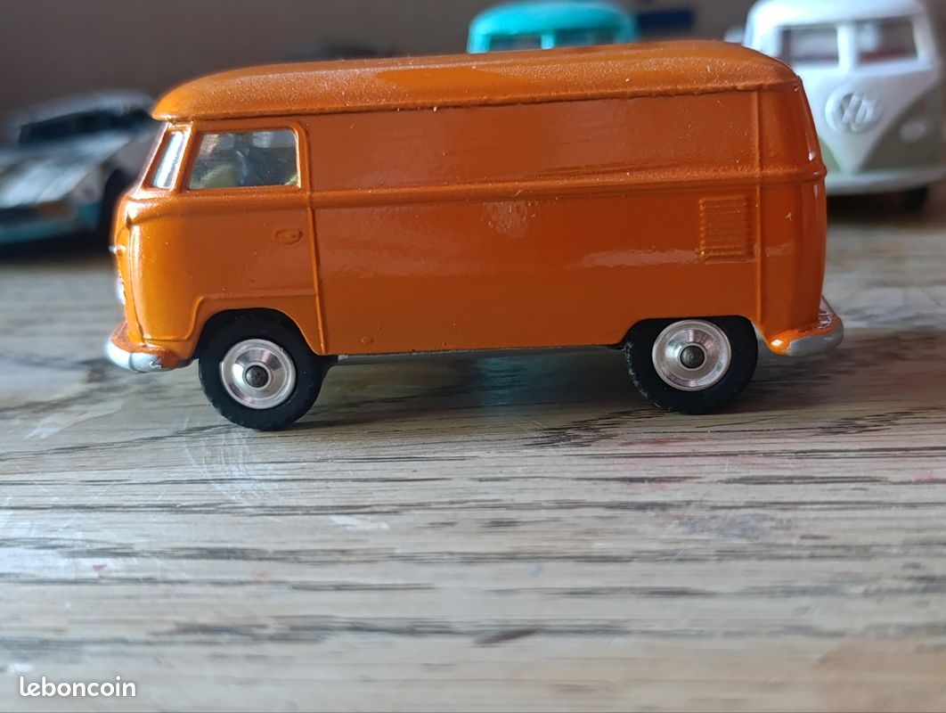 Volkswagen Combi Corgi Toys (image 3)