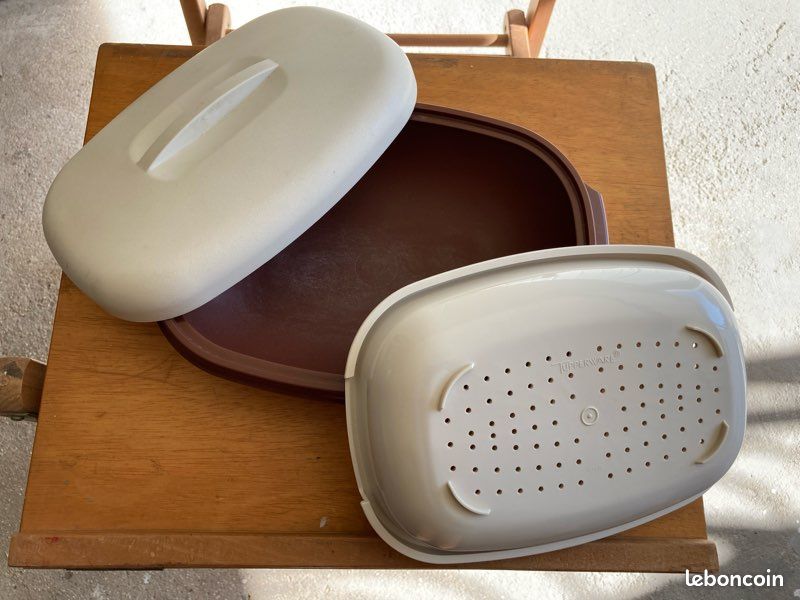 Tupperware plat de service avec passoire a asperges - Arts de la table