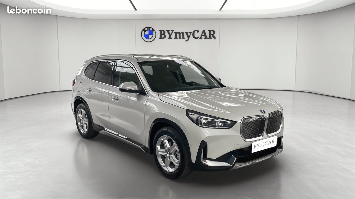 BMW iX1 eDrive20 Pure Edition xLine (image 7)