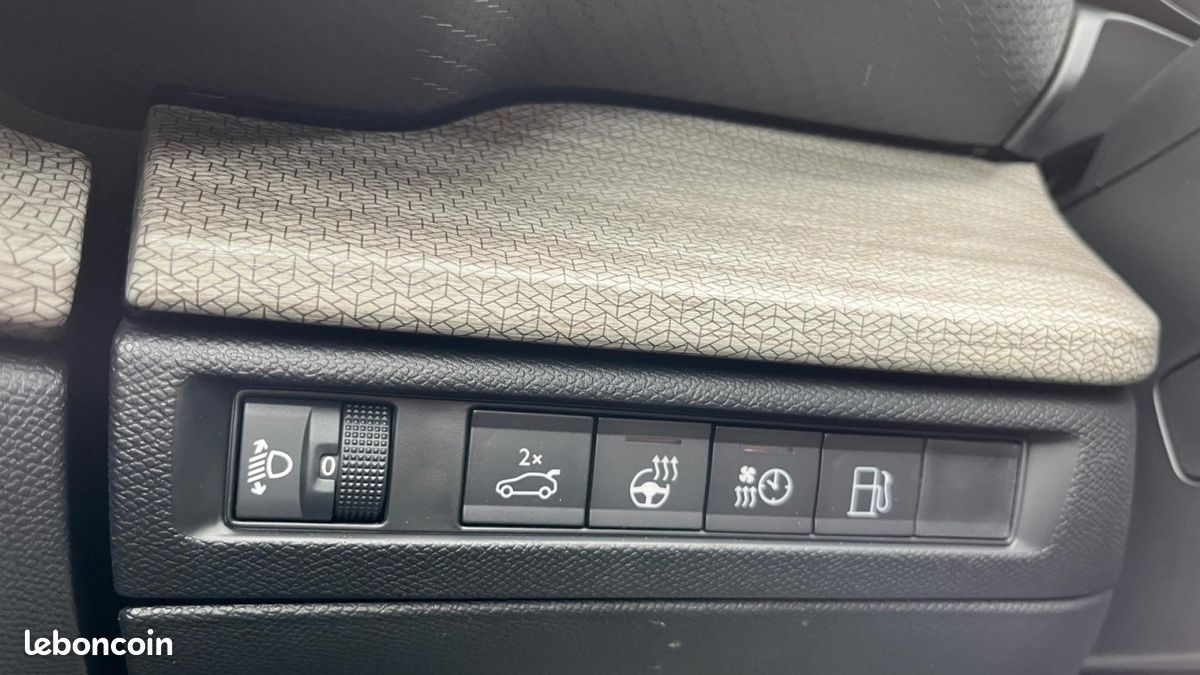 CITROEN C5 X Hybrid Rechargeable 225 e-EAT8 Shine Pack - Charge 7.4Kw - Caméra 360 (image 28)