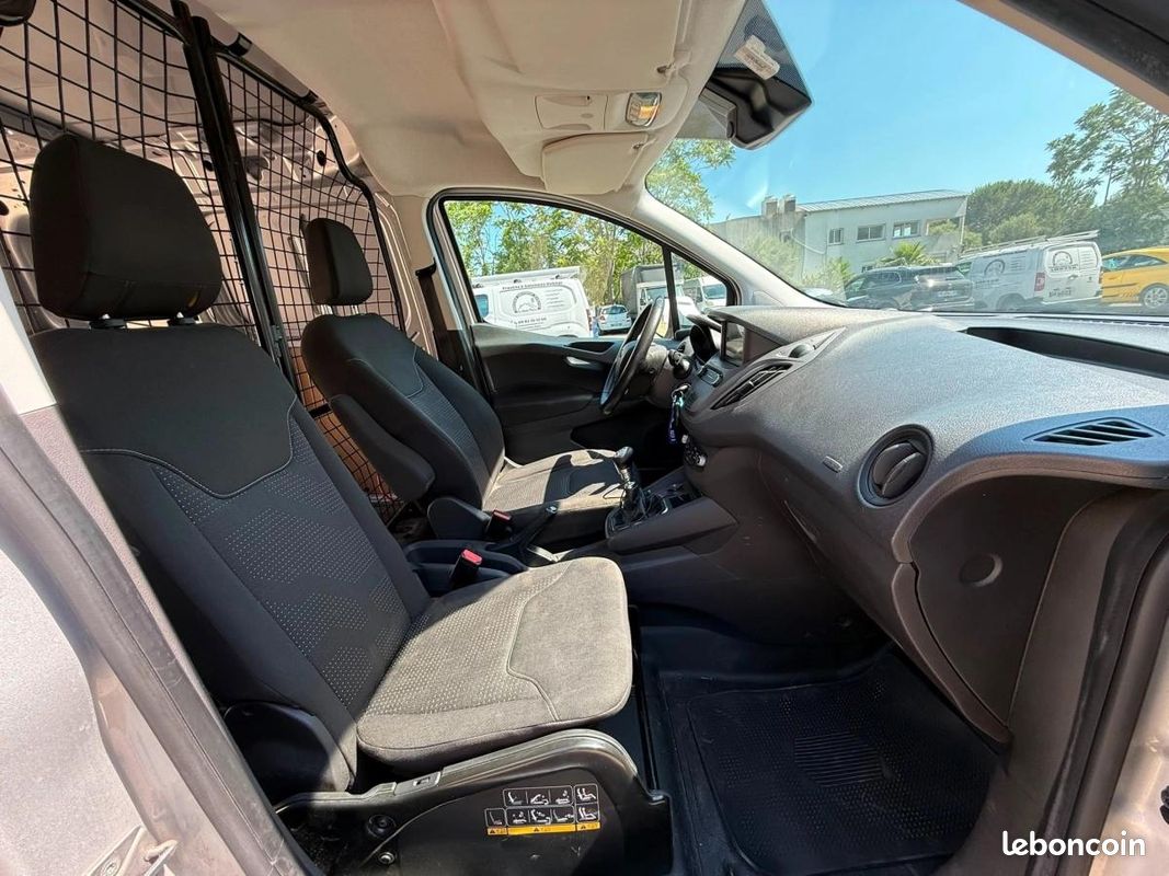 Ford Transit Courier 1.5 EcoBlue 100ch Carplay - Attelage - Pneus AR Neuf - Historique COMPLET (image 21)