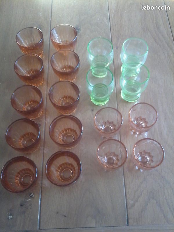 Divers petits verres (image 1)