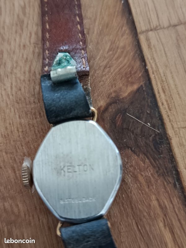Montre Vintage Kelton Femme Années 70 – Pendentif Décor Fleur De Lys, Mécanique Manuelle