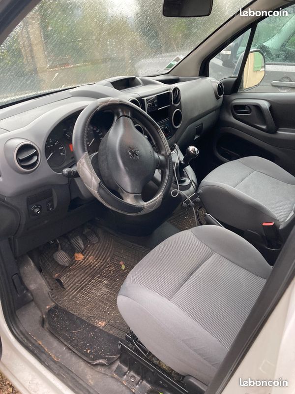 Peugeot Partner Double Cabine 1.6 HDI 90 ch 2011 (image 2)
