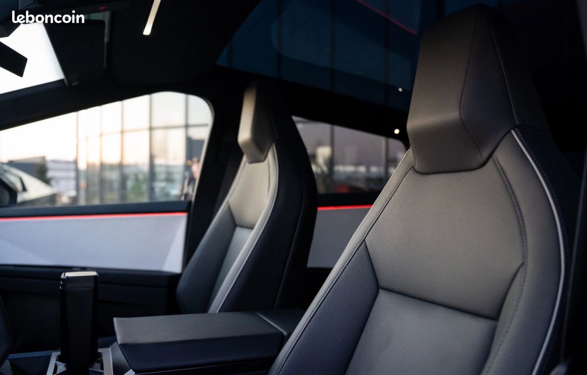 TESLA CYBERTRUCK AWD Foundation Series – 600 CH – 28.600 km – 2024 (image 12)