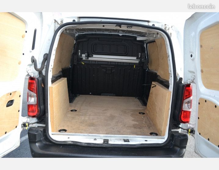 Peugeot PARTNER STANDARD 1000KG BLUEHDI 130CH S&S PREMIUM EAT8 (image 7)