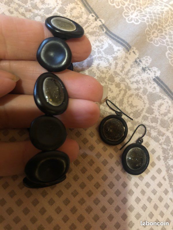 Bracelet et boucle d oreille t je bon etat (image 4)