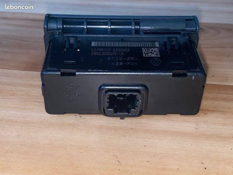Module aux Renault Référence 280230001R (image 3)