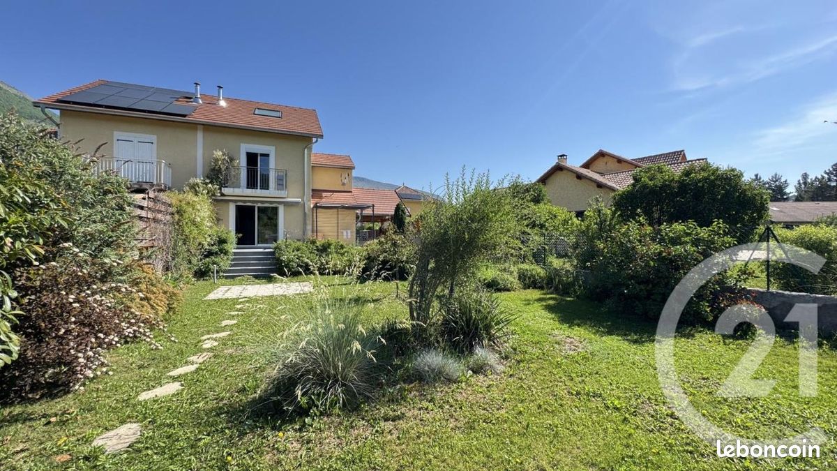Maison 4 pièces 106 m² · à La Roche-des-Arnauds · 106 m² · 300 000 €
