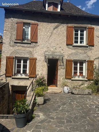 Maison chaudes aiguës cantal