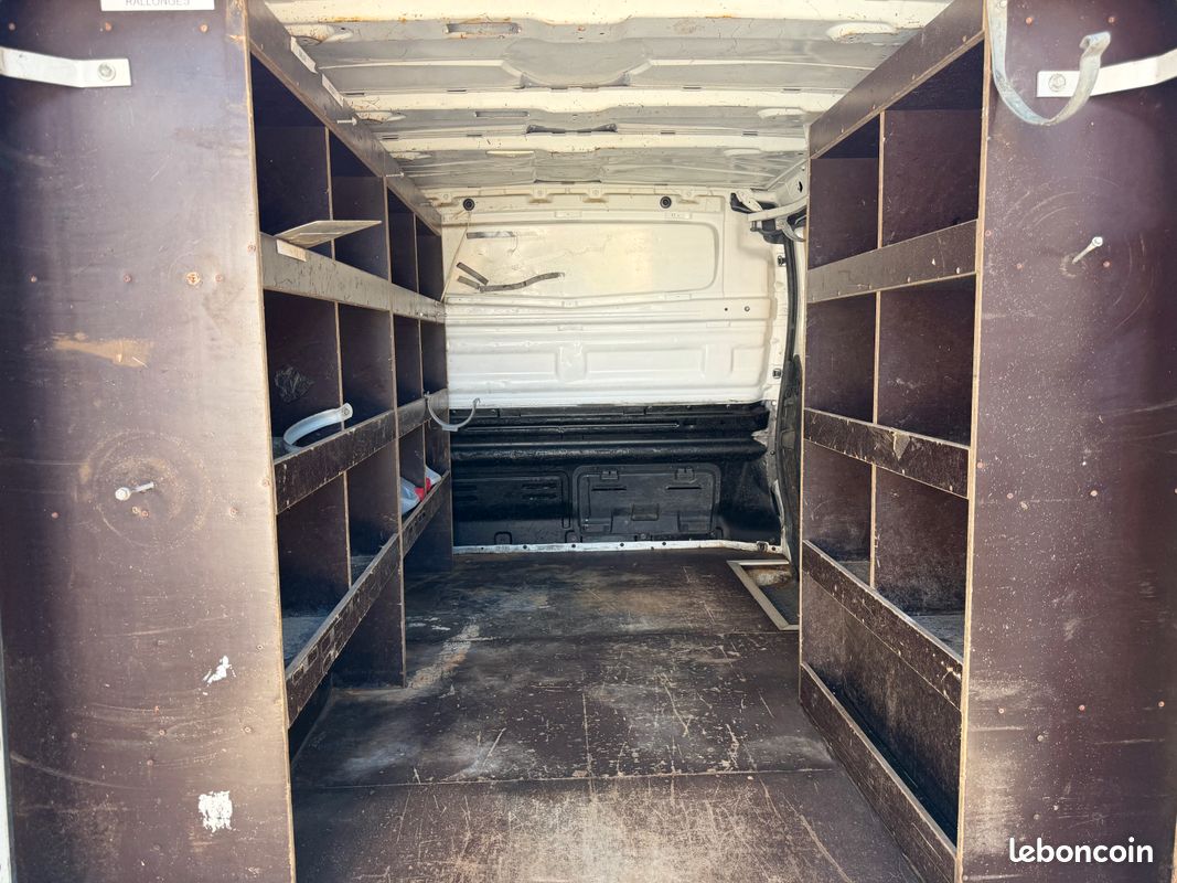 Renault trafic dci 120 cv grand confort 9900 ttc 8250 ht (image 9)