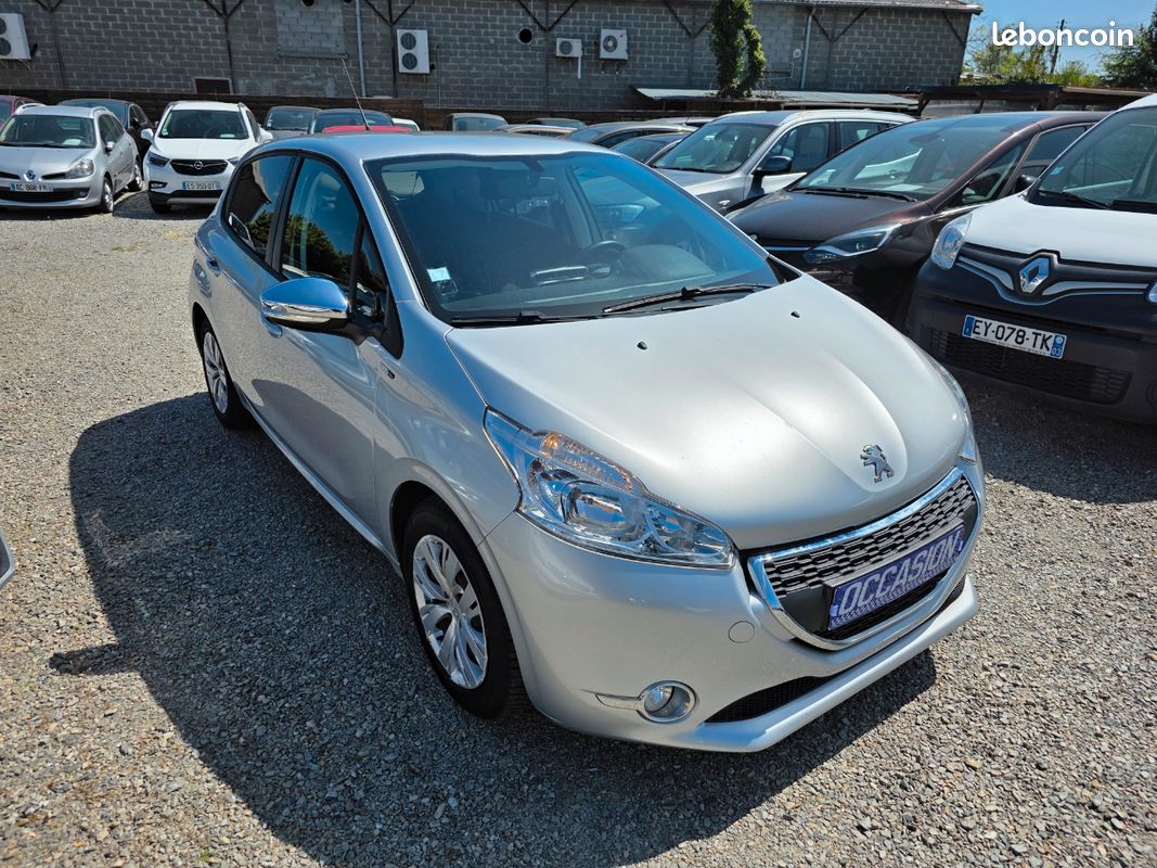 Peugeot 208 1.2 VTI 82 CV 5 PORTES (image 2)