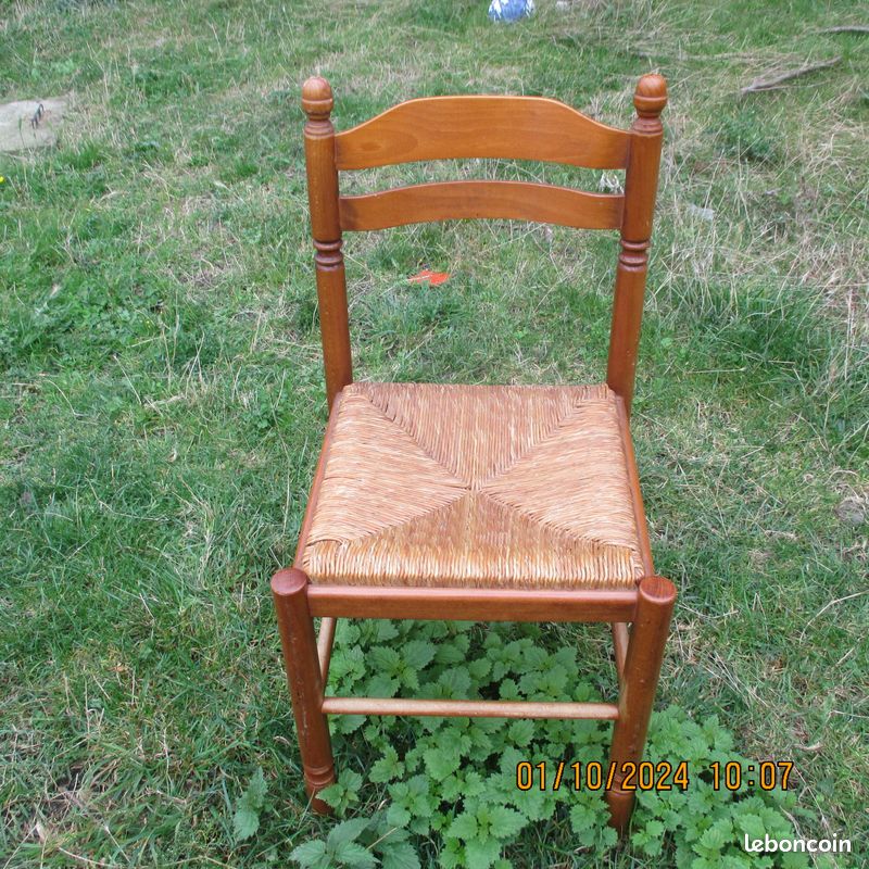 Lot de chaises (image 2)